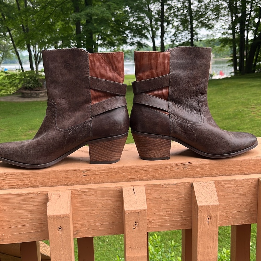 Miz Mooz NYC Brown Leather Boots Classic Western Style 7.5